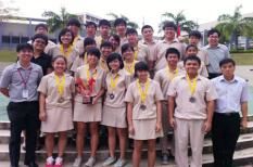 Gia đình nghèo cho con du học